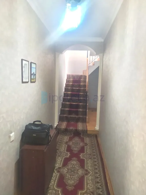 Satılır 5 otaqlı həyət evi 200 m²