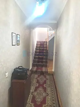 Satılır 5 otaqlı həyət evi 200 m²
