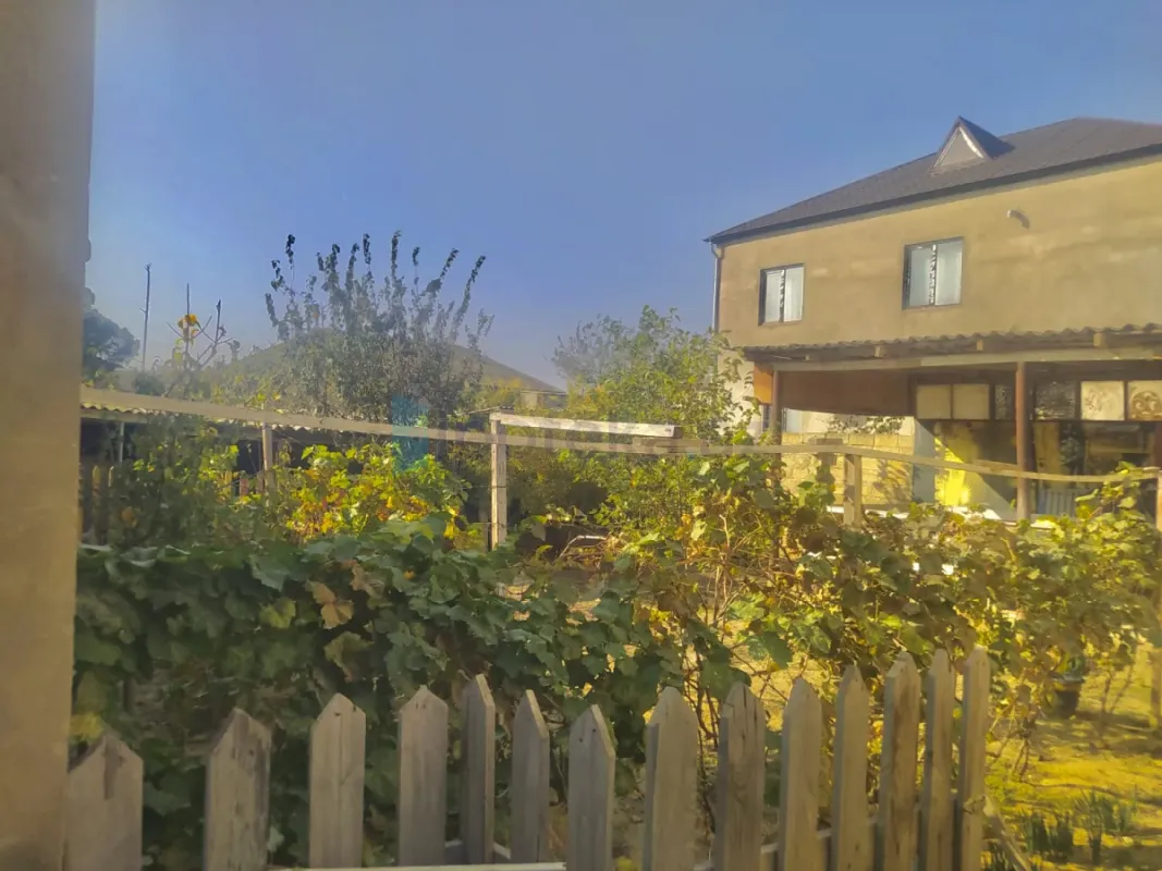Satılır 5 otaqlı həyət evi 200 m²