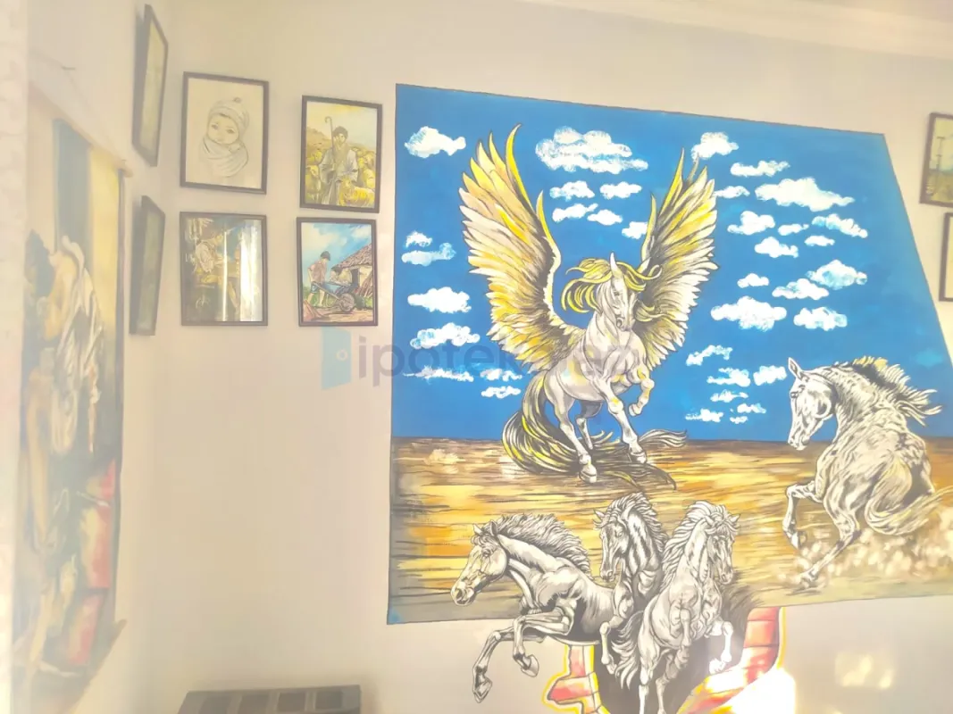 Satılır 5 otaqlı həyət evi 200 m²