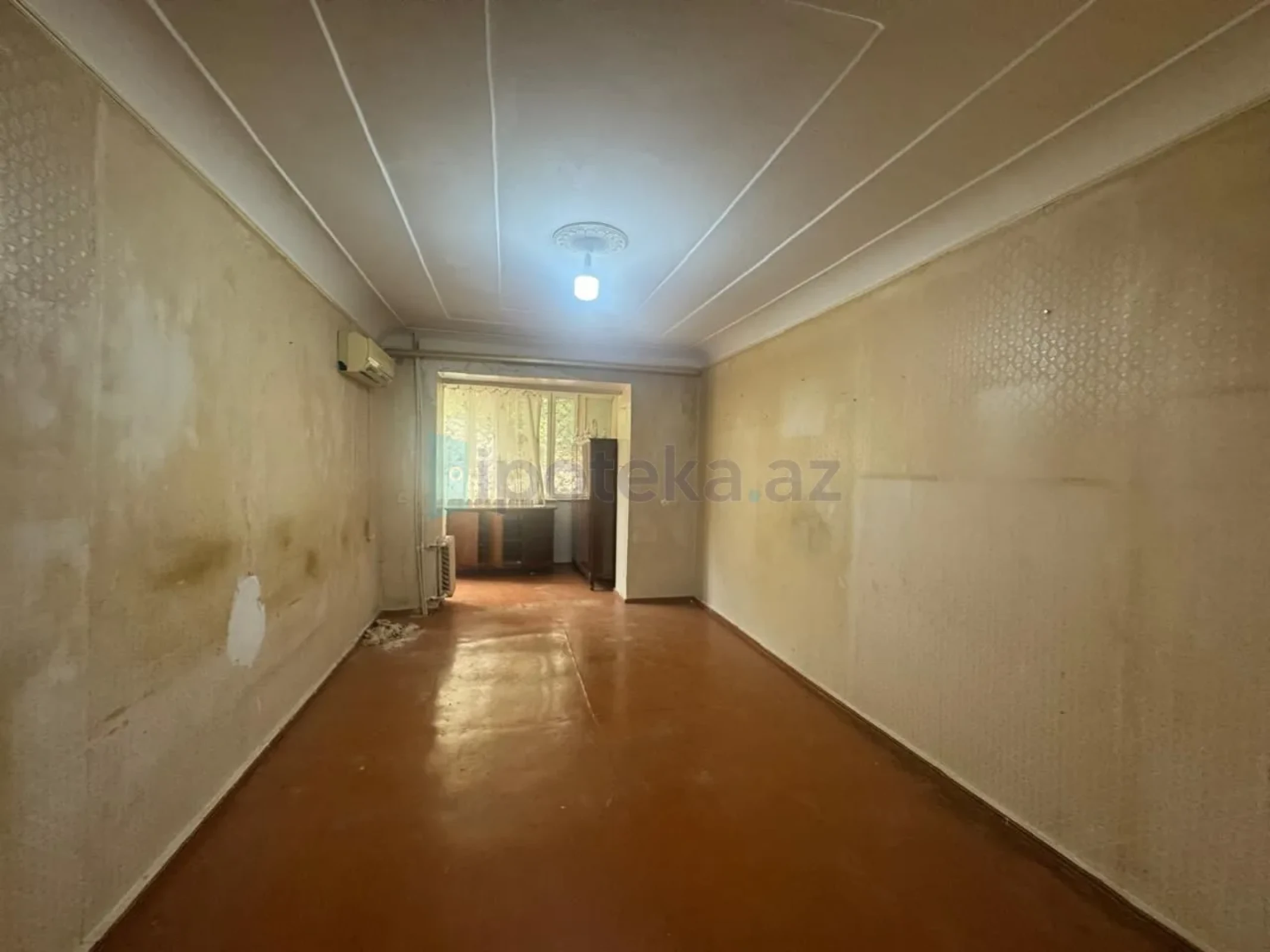 Satılır 2 otaqlı köhnə tikili 60 m²