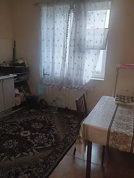 Satılır 2 otaqlı köhnə tikili 60 m²