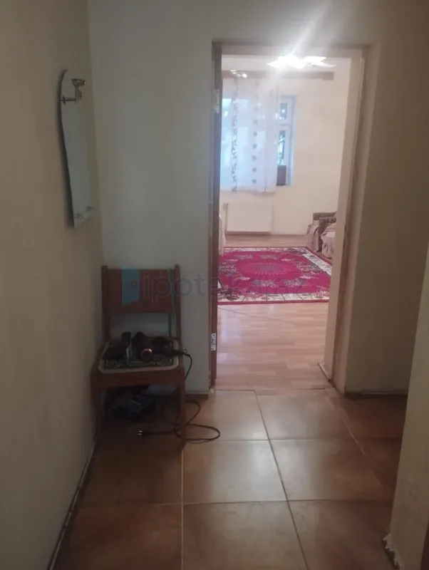 Satılır 2 otaqlı köhnə tikili 60 m²