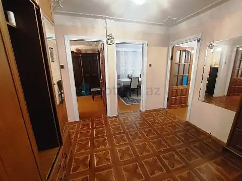 Satılır 4 otaqlı köhnə tikili 85 m²