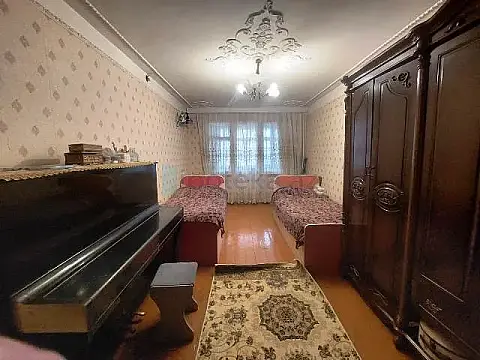 Satılır 4 otaqlı köhnə tikili 85 m²