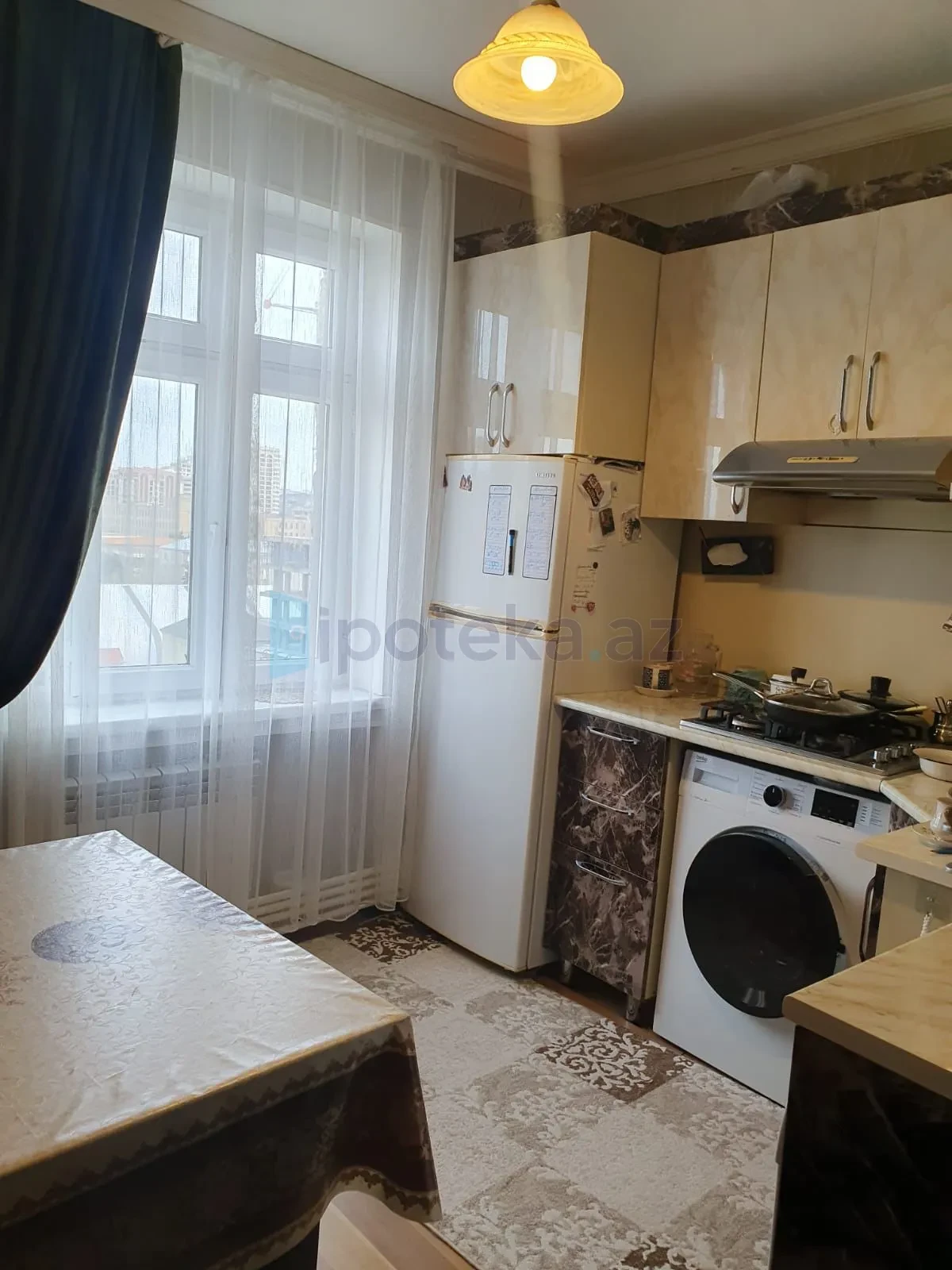 Satılır 2 otaqlı köhnə tikili 60 m²