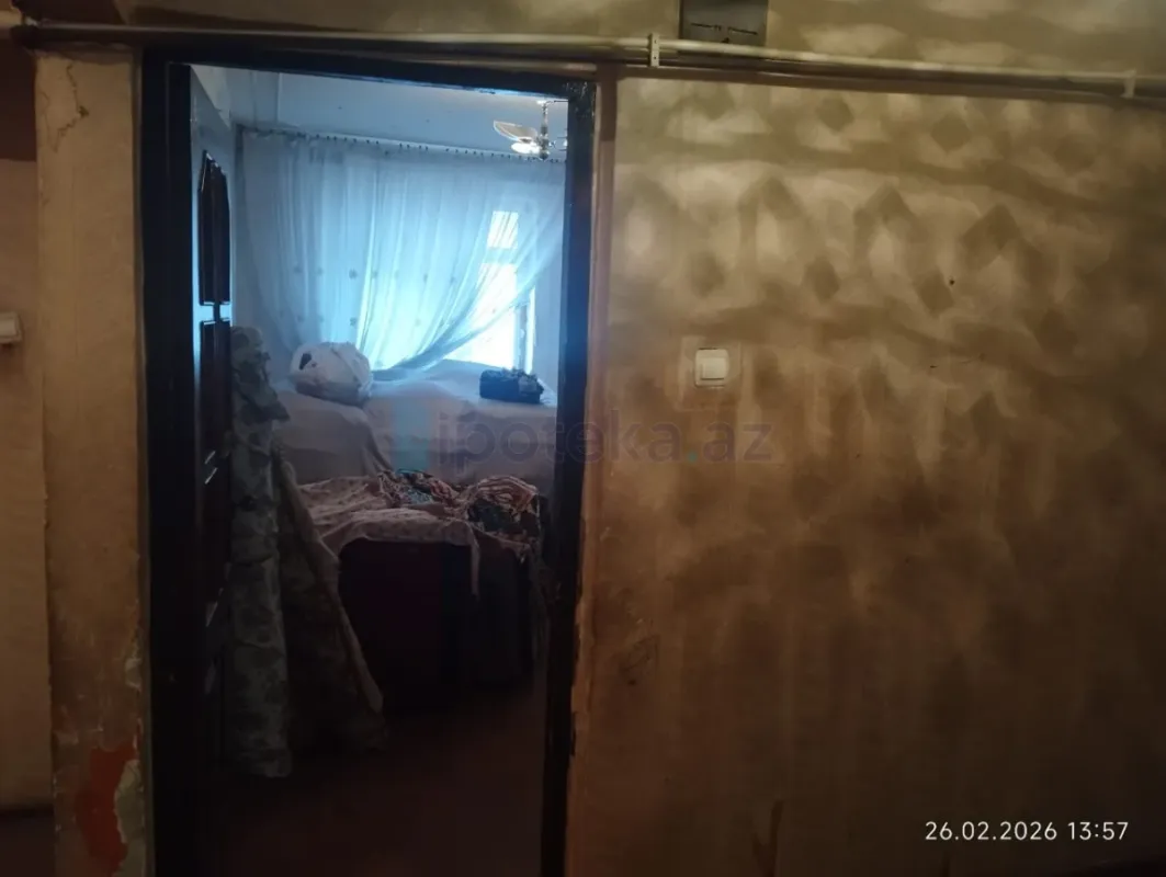 Satılır 5 otaqlı köhnə tikili 100 m²