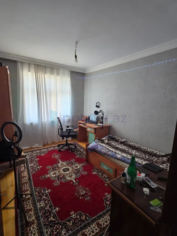 Satılır 3 otaqlı köhnə tikili 77 m²