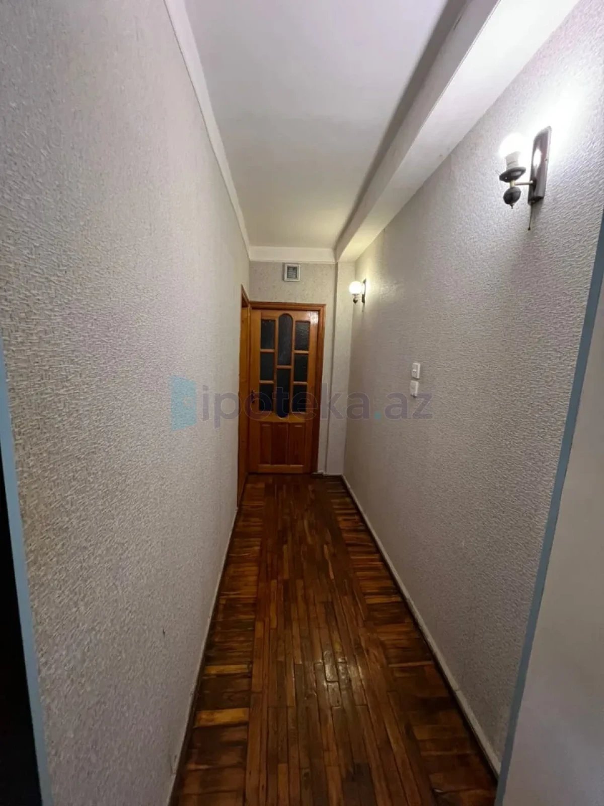 Satılır 2 otaqlı köhnə tikili 55 m²