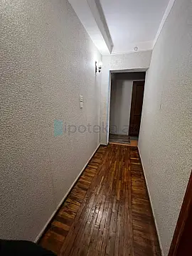 Satılır 2 otaqlı köhnə tikili 55 m²