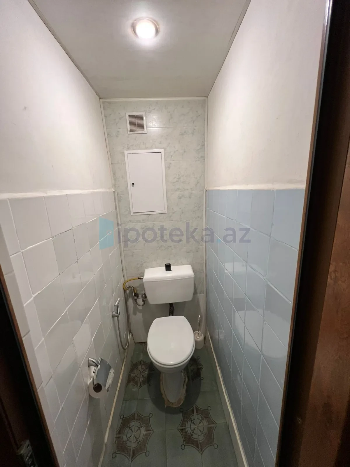 Satılır 2 otaqlı köhnə tikili 55 m²