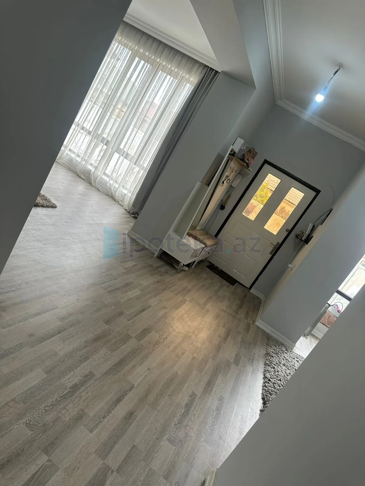 Satılır 4 otaqlı həyət evi 300 m²