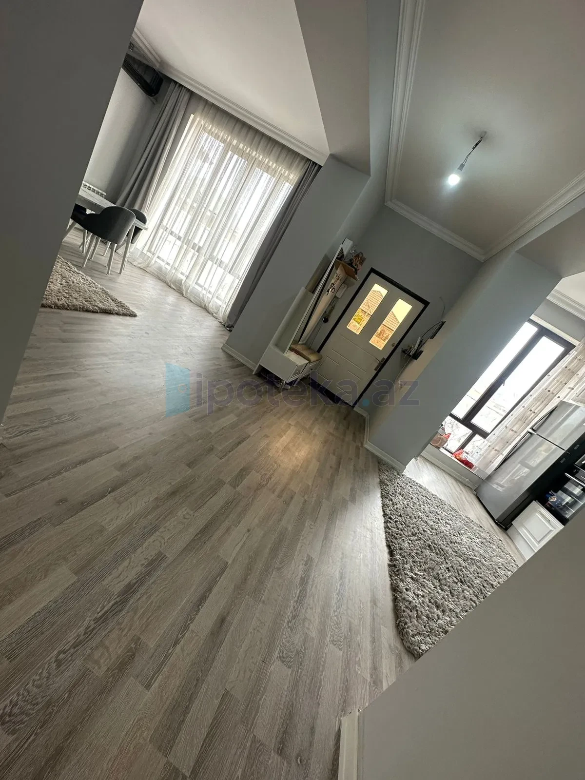 Satılır 4 otaqlı həyət evi 300 m²