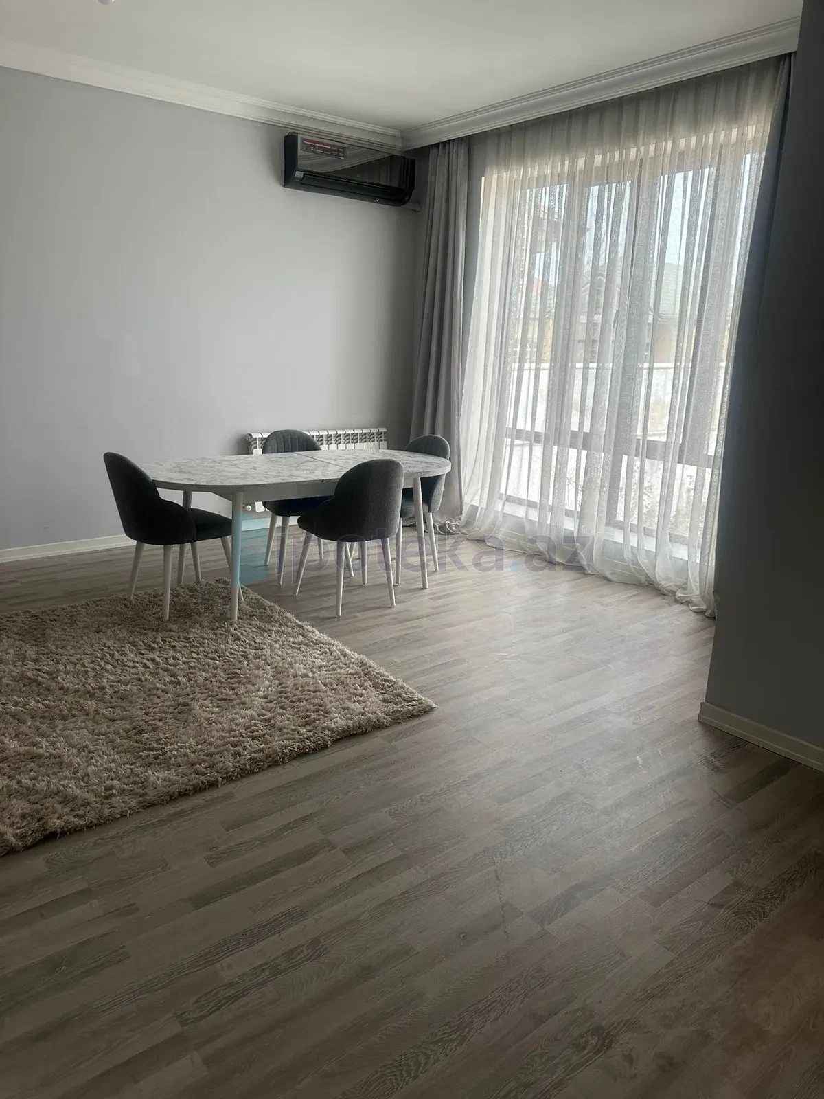 Satılır 4 otaqlı həyət evi 300 m²