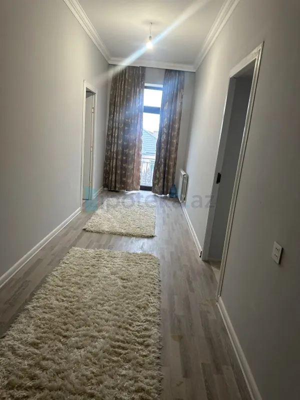 Satılır 4 otaqlı həyət evi 300 m²