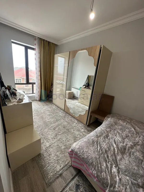 Satılır 4 otaqlı həyət evi 300 m²