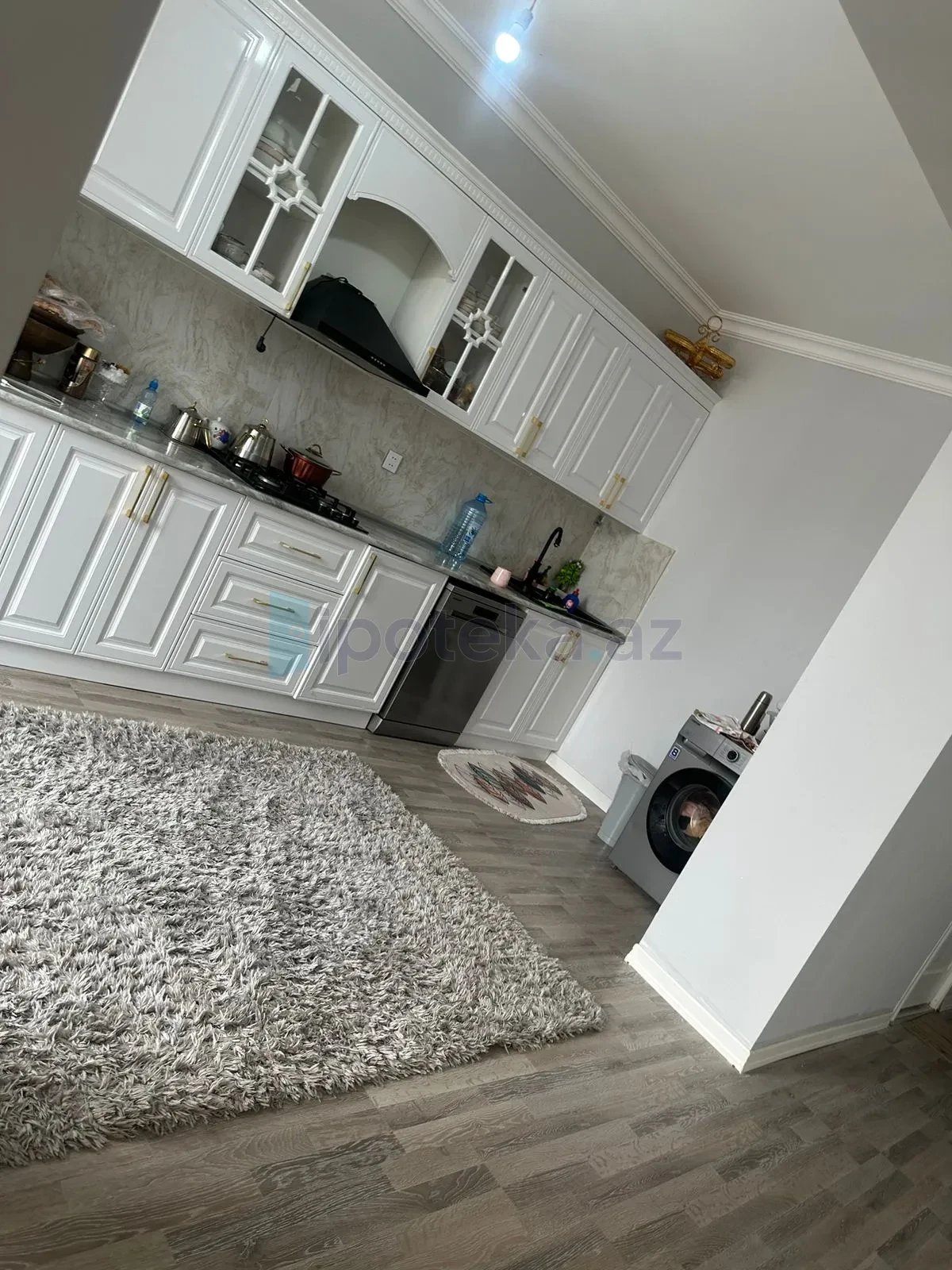 Satılır 4 otaqlı həyət evi 300 m²