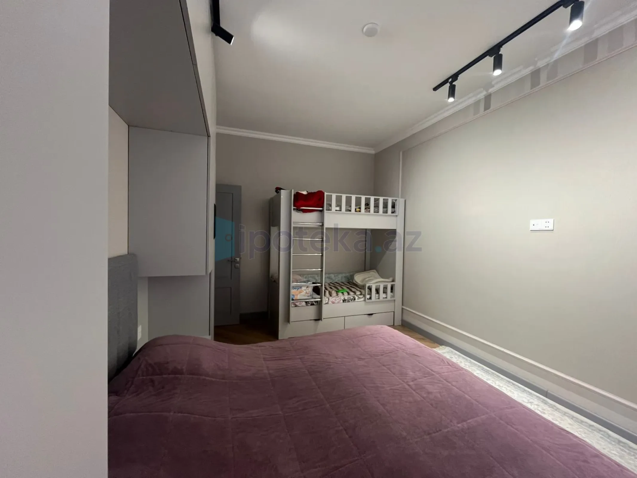 Satılır 2 otaqlı yeni tikili 61 m²