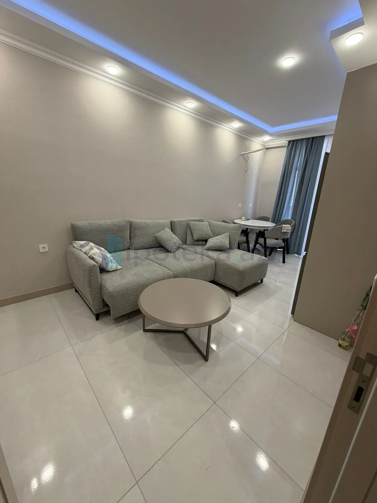Satılır 2 otaqlı yeni tikili 61 m²