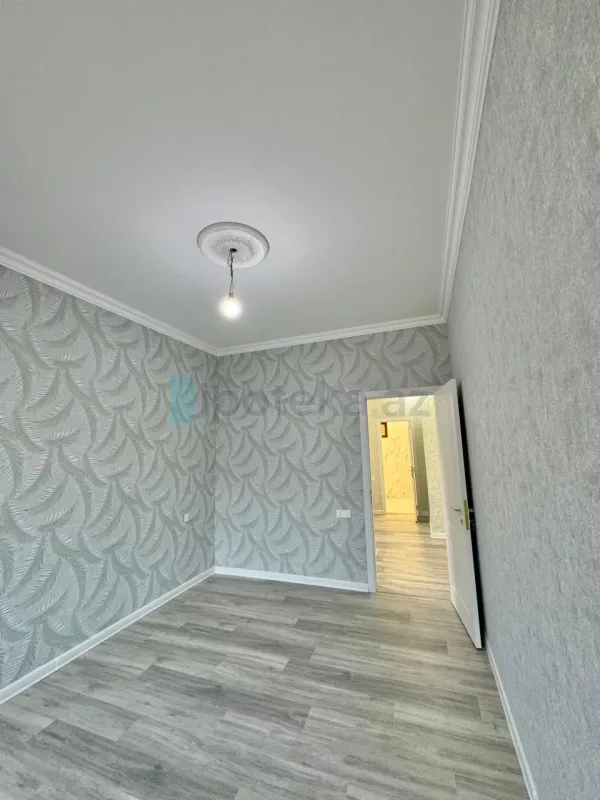 Satılır 5 otaqlı həyət evi 200 m²