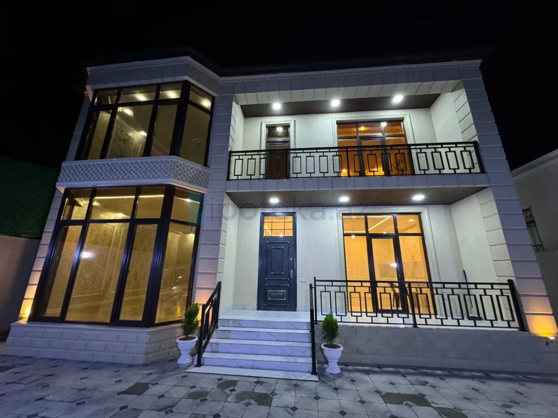 Satılır 5 otaqlı həyət evi 200 m²