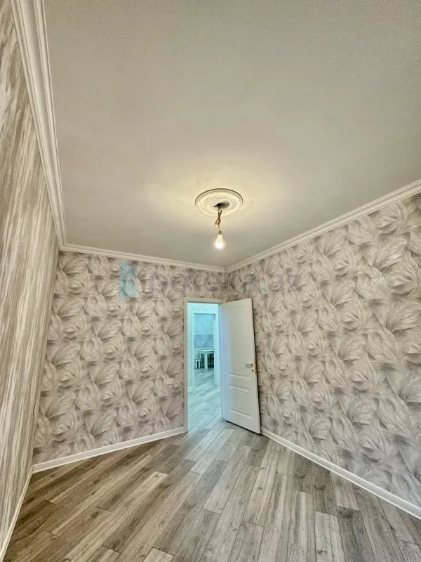 Satılır 5 otaqlı həyət evi 200 m²