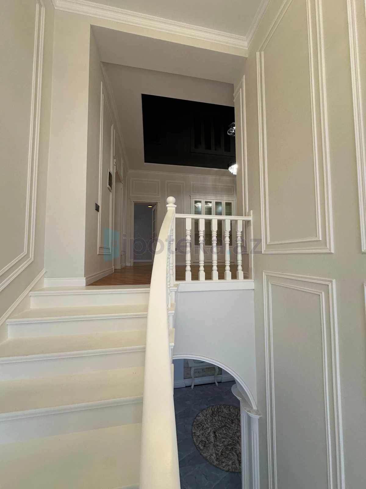 Satılır 6 otaqlı həyət evi 420 m²