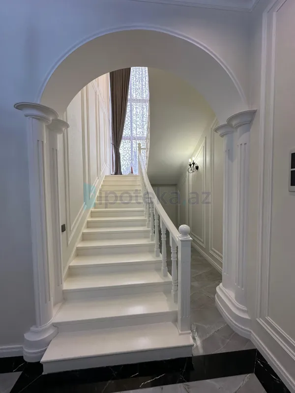 Satılır 6 otaqlı həyət evi 420 m²