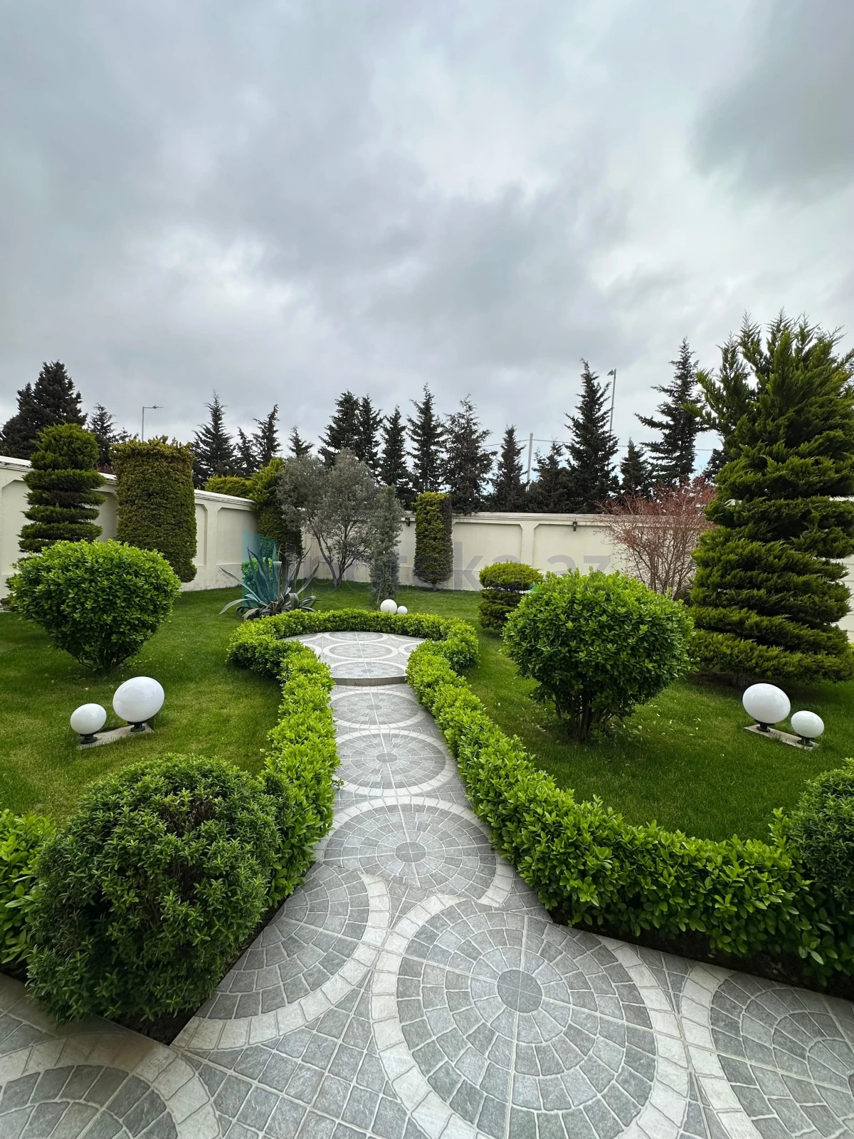 Satılır 6 otaqlı həyət evi 420 m²