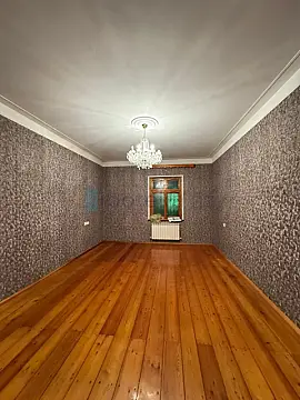Satılır 7 otaqlı həyət evi 350 m²