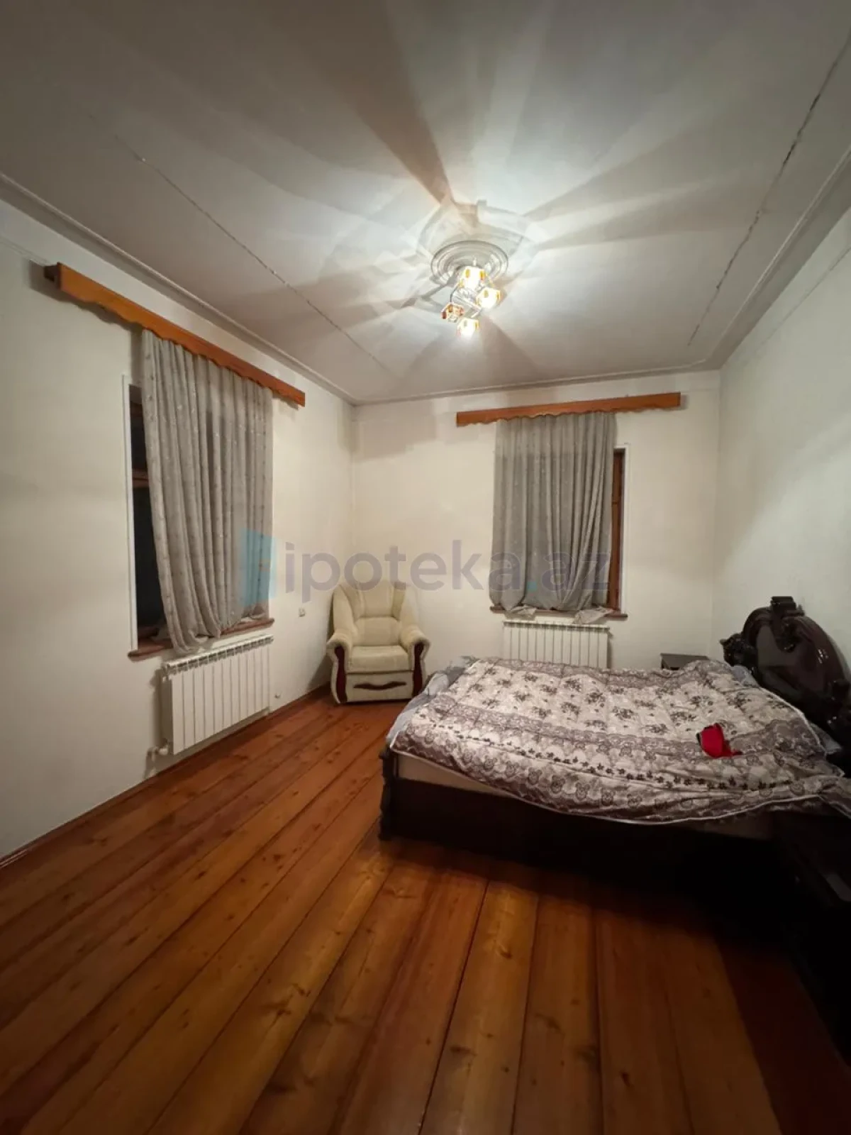 Satılır 7 otaqlı həyət evi 350 m²