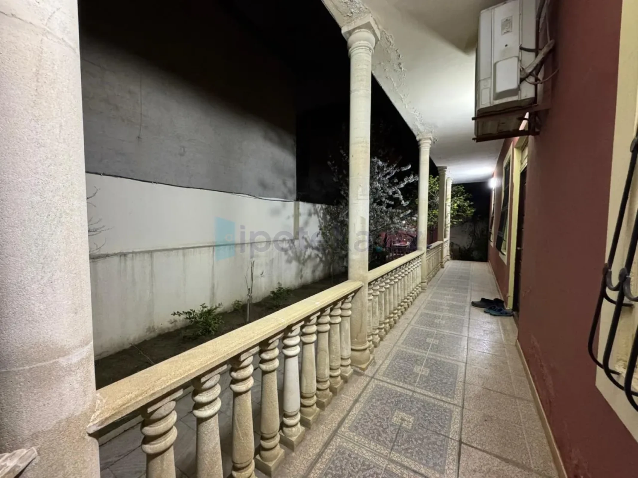 Satılır 7 otaqlı həyət evi 350 m²