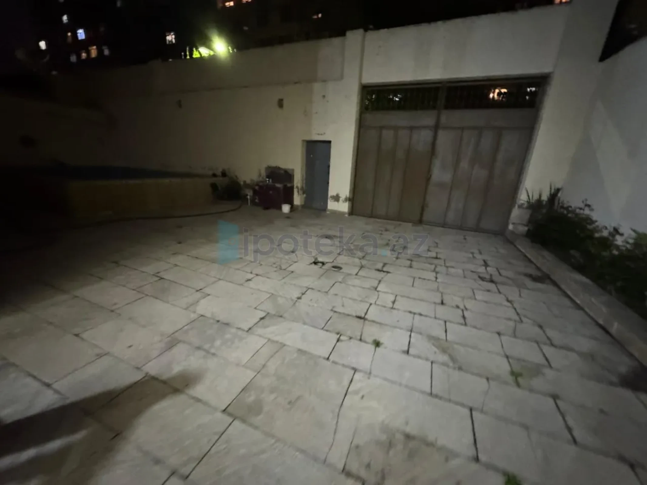 Satılır 7 otaqlı həyət evi 350 m²