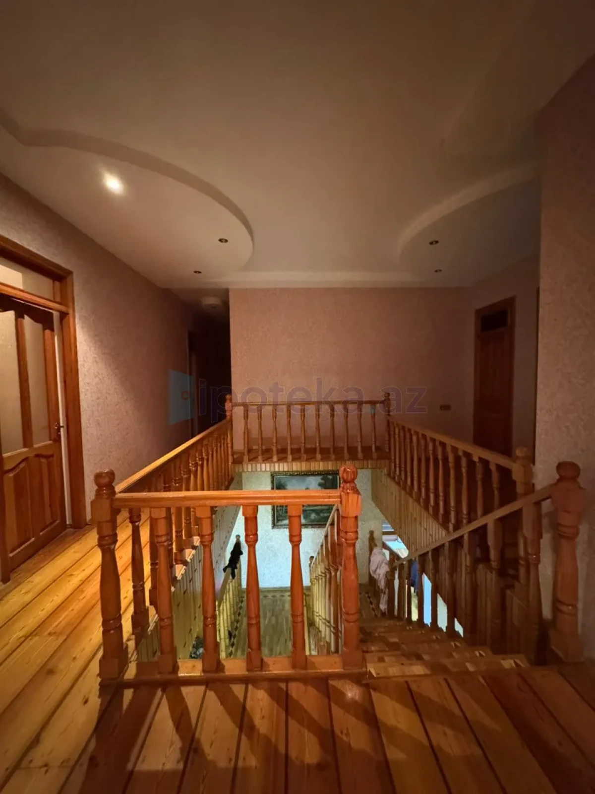 Satılır 7 otaqlı həyət evi 350 m²