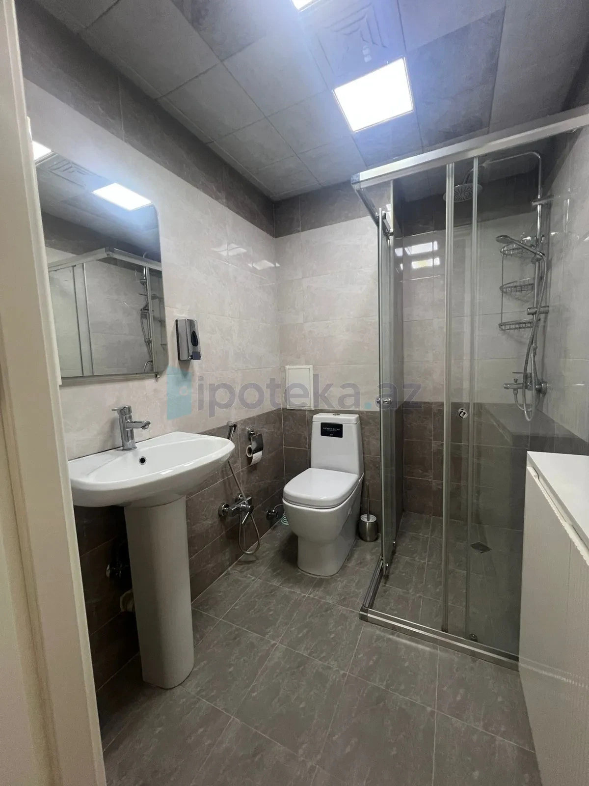 Satılır 2 otaqlı yeni tikili 65 m²