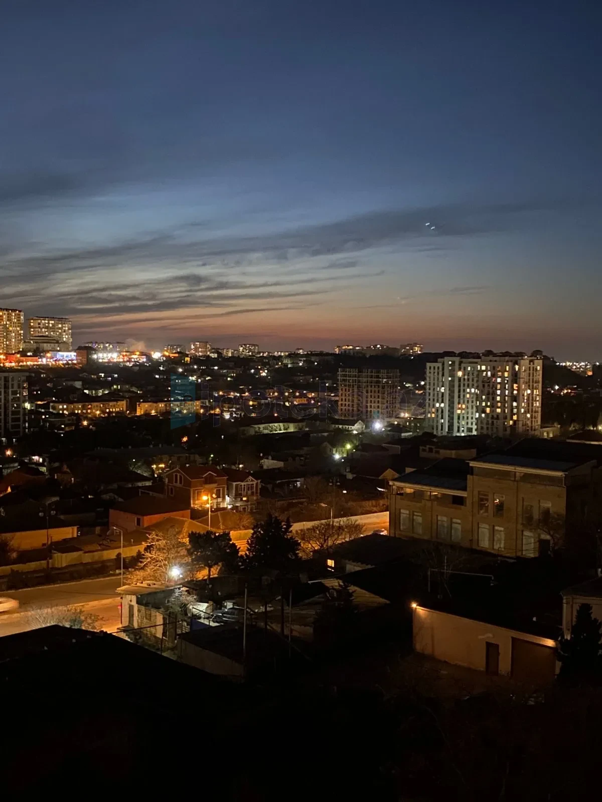Satılır 3 otaqlı köhnə tikili 82 m²