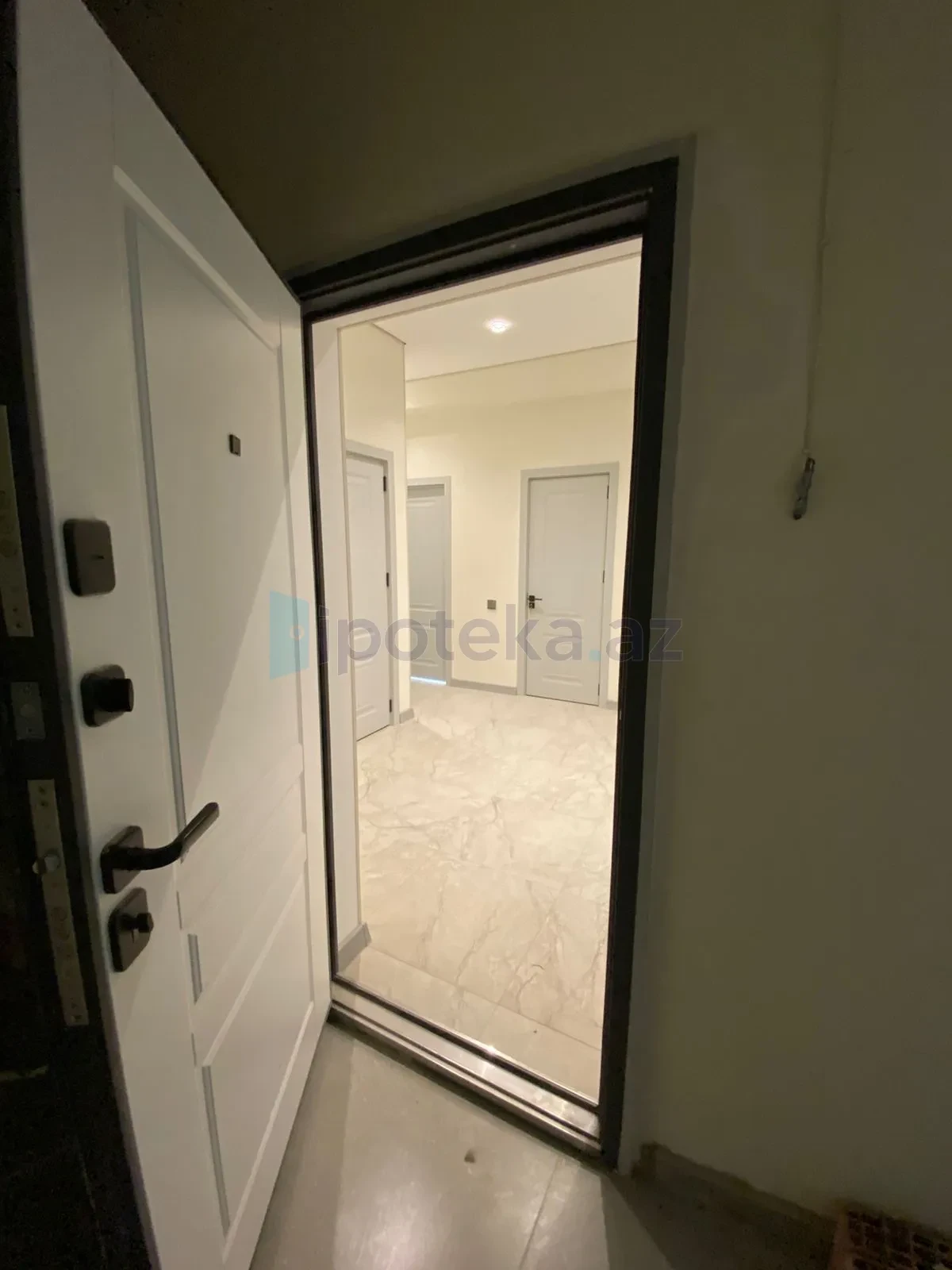 Satılır 3 otaqlı yeni tikili 98.3 m²