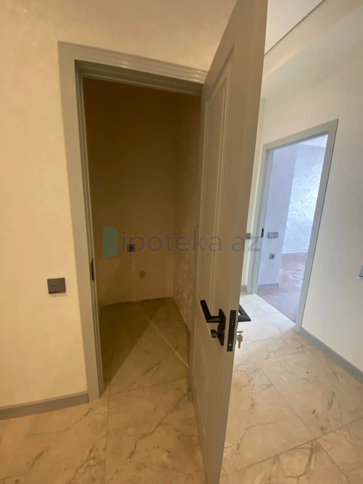 Satılır 3 otaqlı yeni tikili 98.3 m²