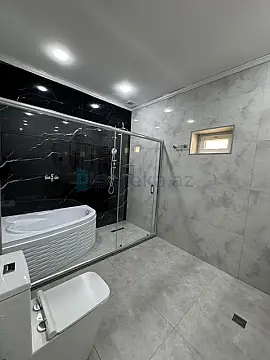 Satılır 5 otaqlı həyət evi 290 m²