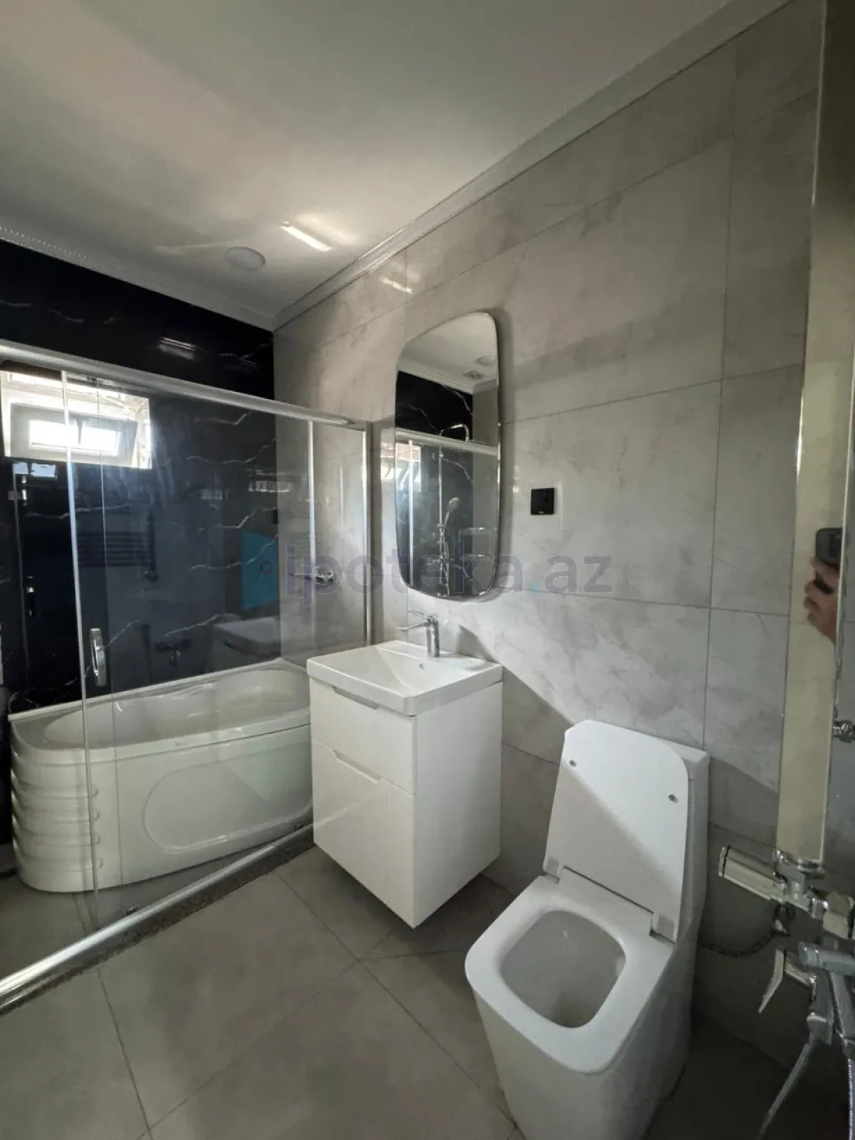 Satılır 5 otaqlı həyət evi 290 m²