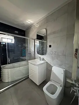 Satılır 5 otaqlı həyət evi 290 m²