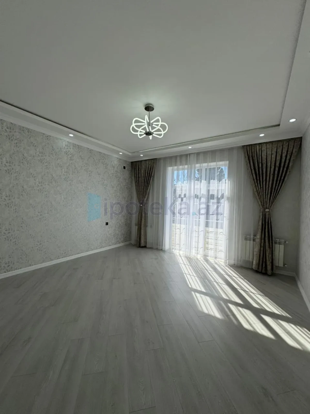 Satılır 5 otaqlı həyət evi 290 m²