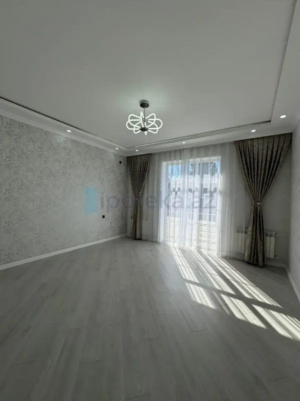 Satılır 5 otaqlı həyət evi 290 m²