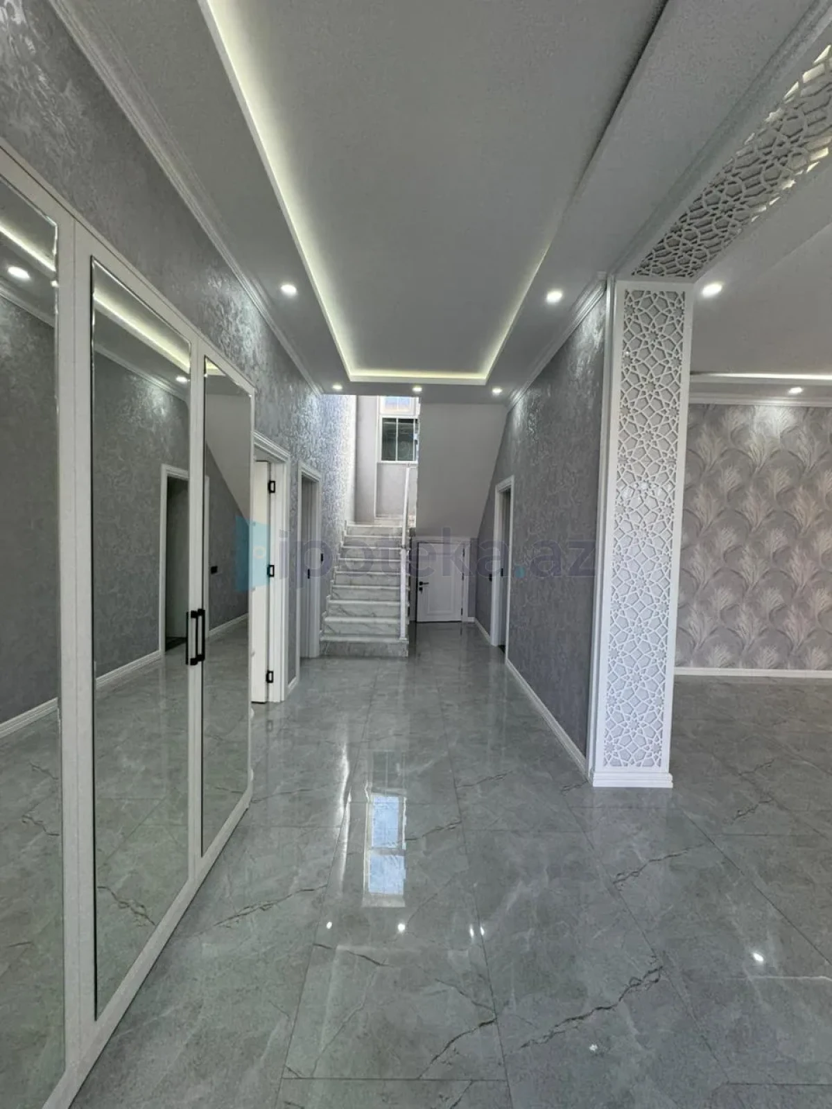 Satılır 5 otaqlı həyət evi 290 m²