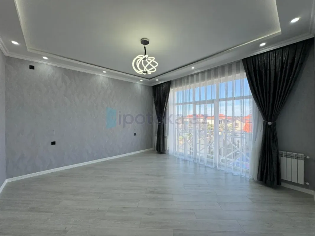 Satılır 5 otaqlı həyət evi 290 m²