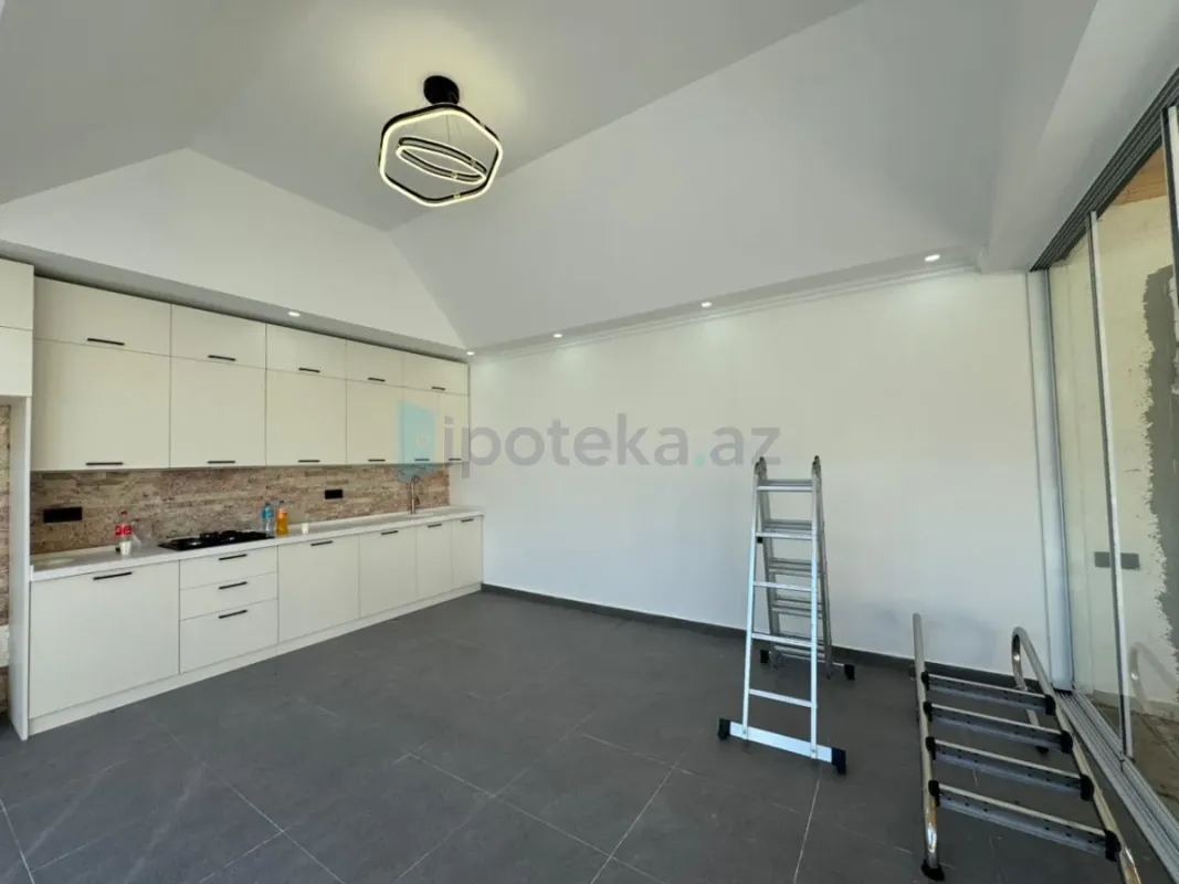 Satılır 5 otaqlı həyət evi 290 m²