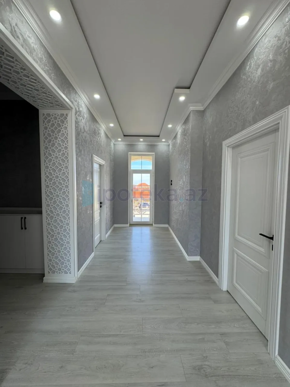 Satılır 5 otaqlı həyət evi 290 m²