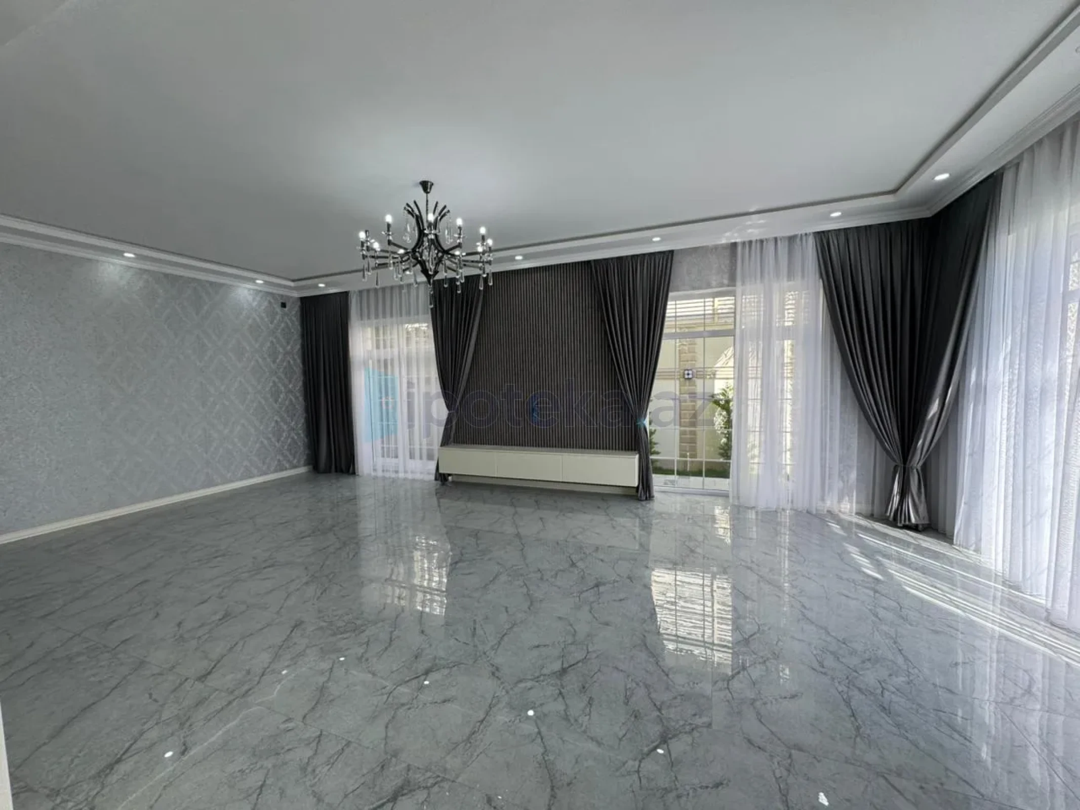 Satılır 6 otaqlı həyət evi 300 m²