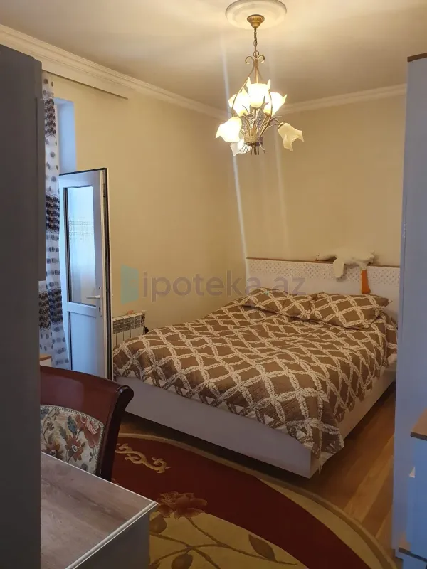 Satılır 2 otaqlı köhnə tikili 60 m²