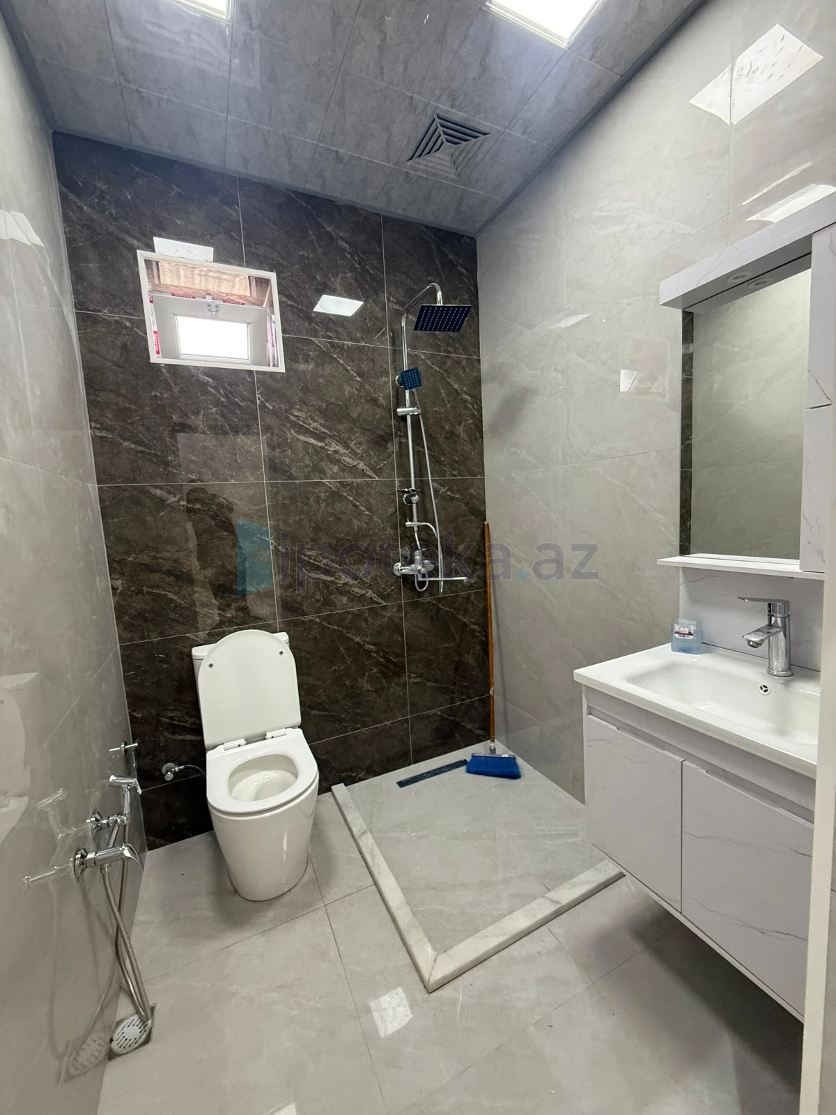 Satılır 4 otaqlı həyət evi 120 m²